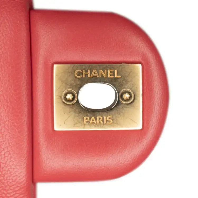 Medium Lambskin In The Loop Flap - Chanel